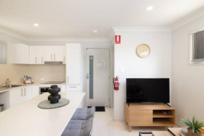 Smart Suites Self Check-in Apartments - W Freney